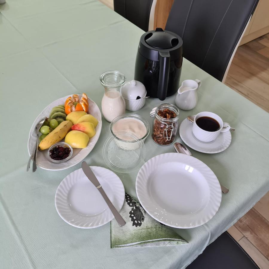 Gaestezimmer Treuen - Bed & Breakfast 외부 사진