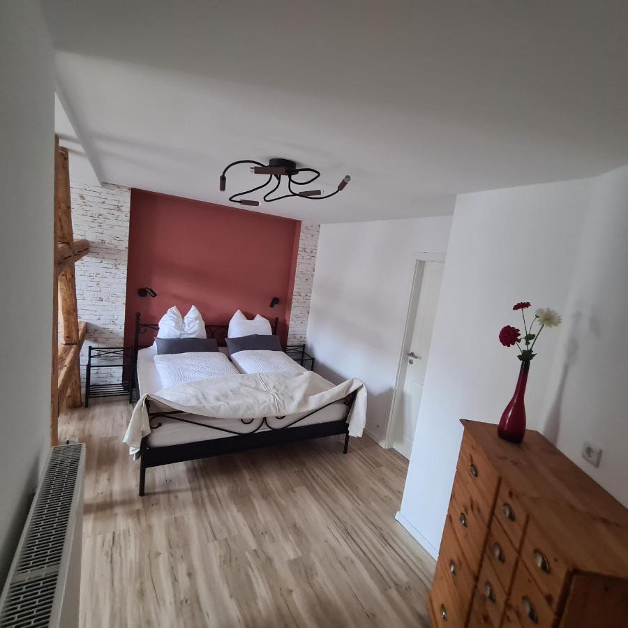Gaestezimmer Treuen - Bed & Breakfast 외부 사진